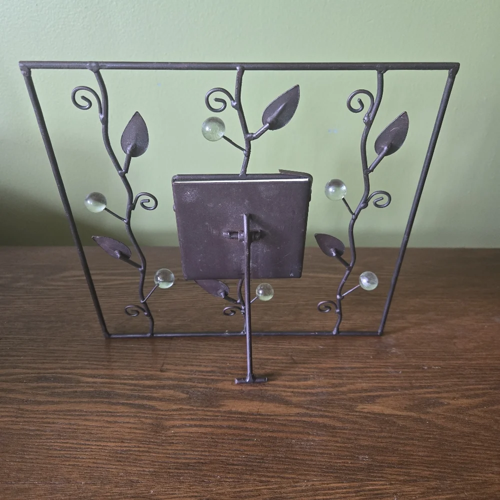 Pier 1 Leaf & Vine Metal Photo Frame